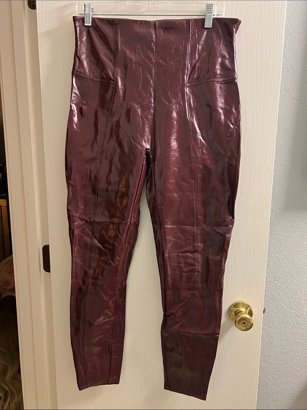 SPANX Glossy Faux Leather Leggings in Dark Brown
